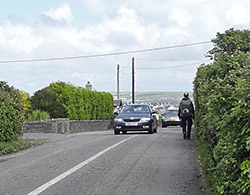 Burren Way auf engen Straßen