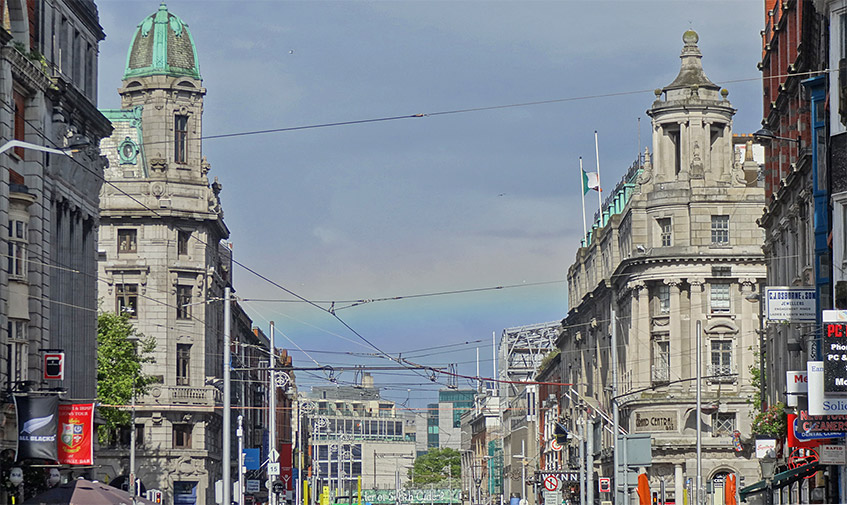 Regenbogen über der O'Connell Street