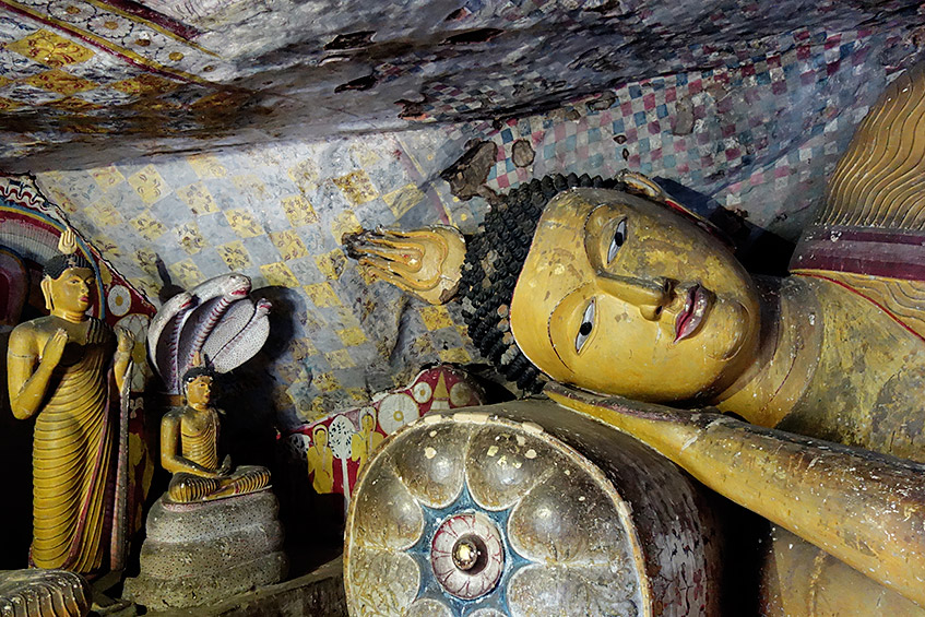 Buddha-Statuen im Höhlentempel